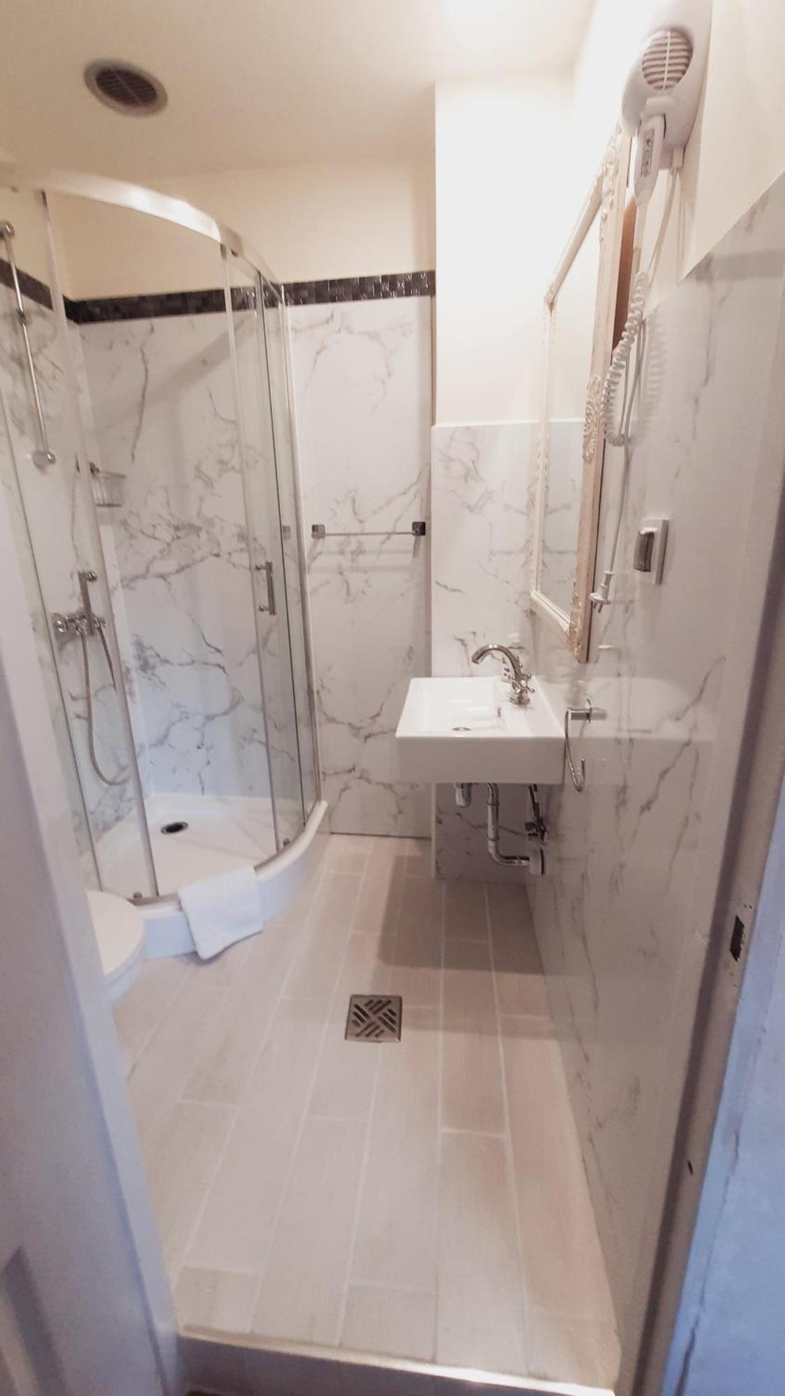 Hotel Rezydencja Rosa Przemyśl Kültér fotó