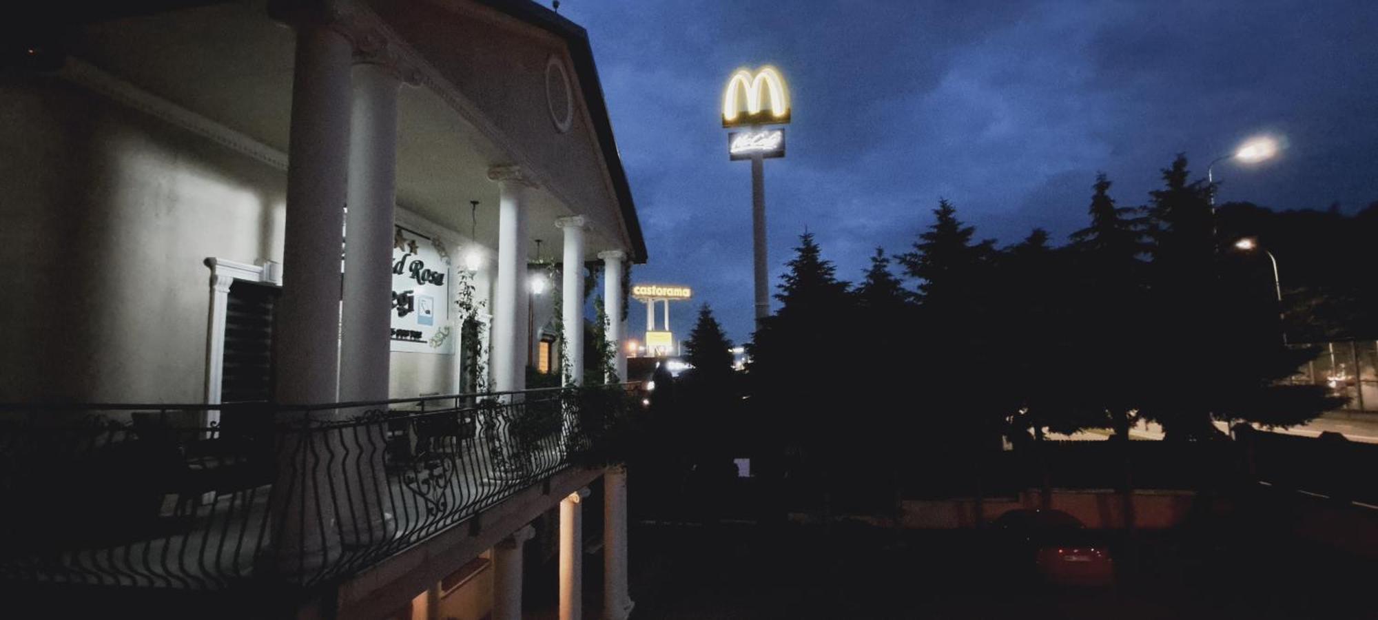 Hotel Rezydencja Rosa Przemyśl Kültér fotó