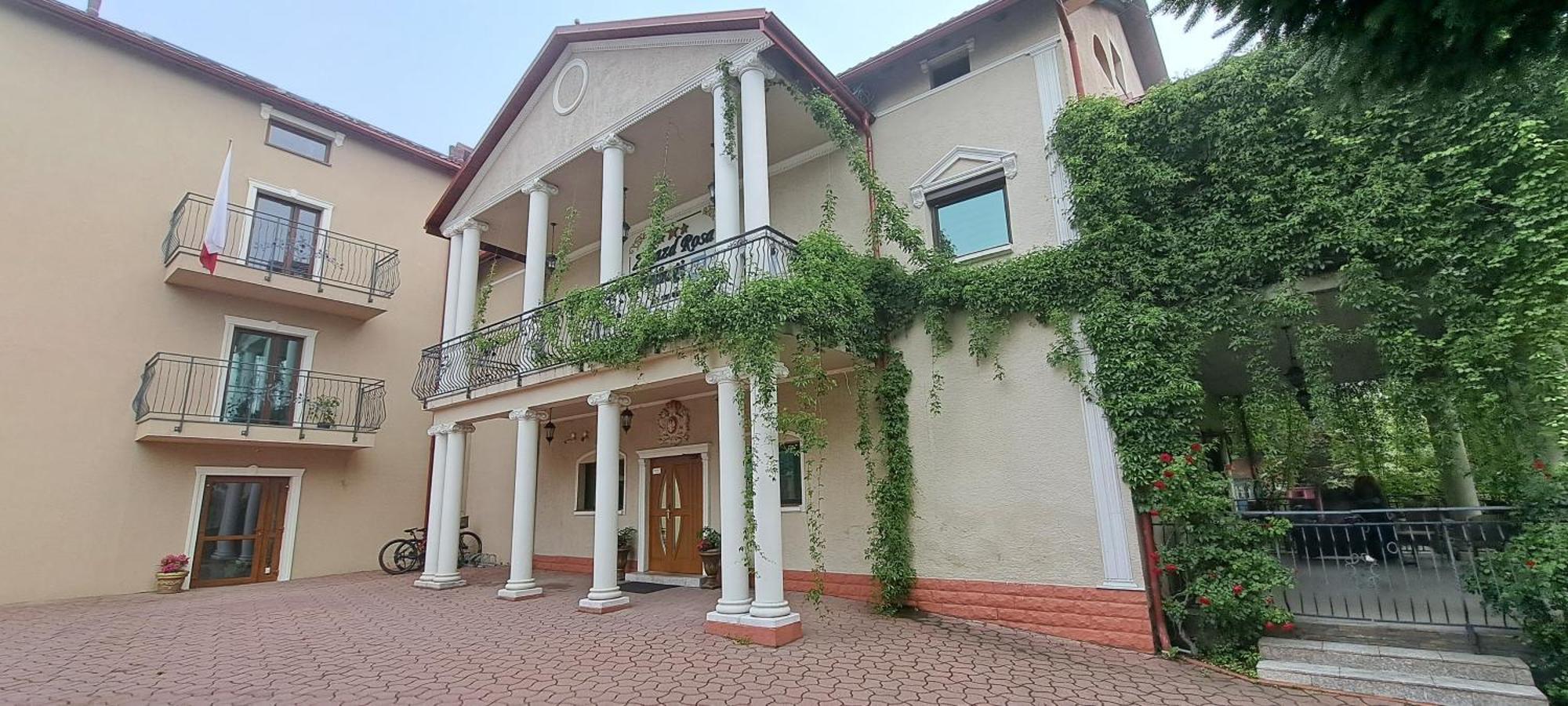 Hotel Rezydencja Rosa Przemyśl Kültér fotó